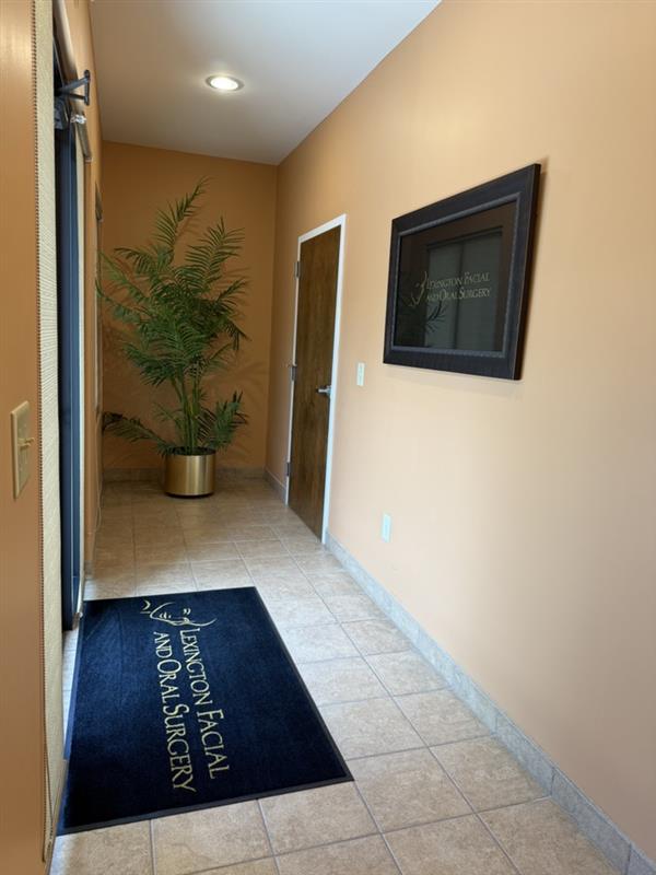 entrance vestibule at Lexington Facial & Oral Surgery